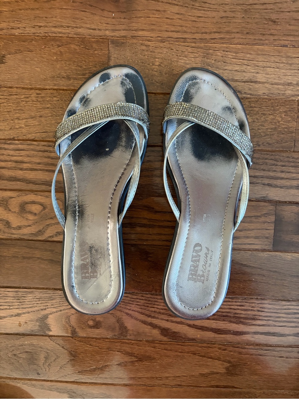 BROWN’S SHOES WOMEN’S GLITTER THONG SANDAL